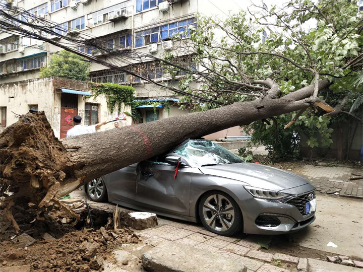 车停小区被撞